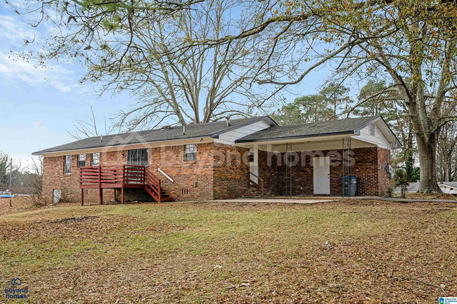 Building Photo - Beautifully renovated home in Adamsville!