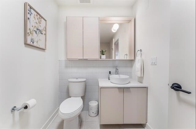 Building Photo - 857 Communipaw Ave