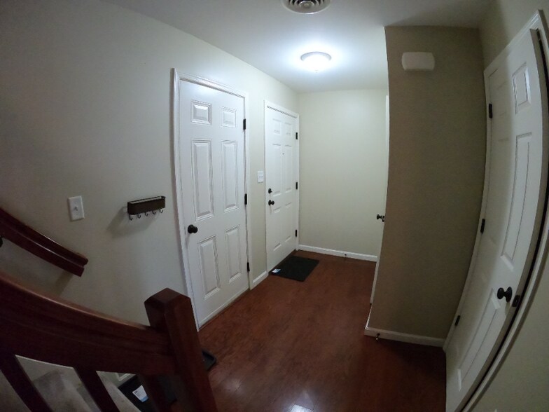 Building Photo - 2390 Mill Rd