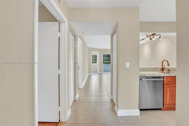 Building Photo - 9537 Weldon Cir