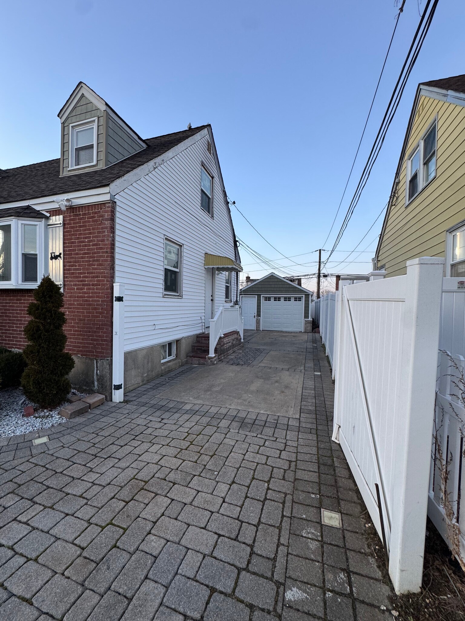 Building Photo - 741 Salem Rd