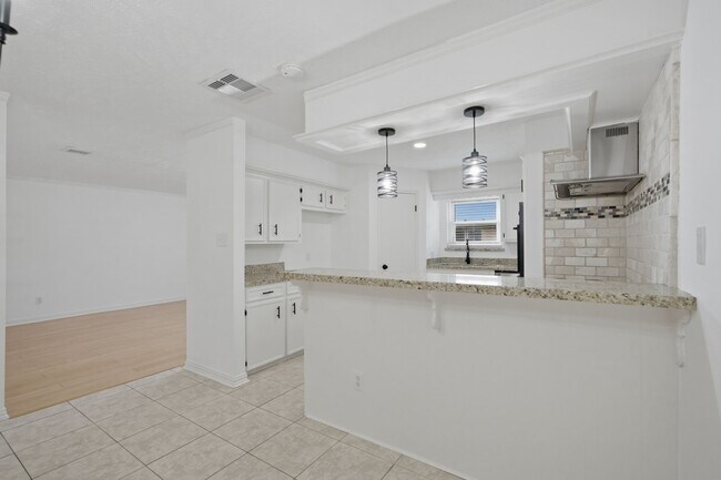 Building Photo - 66 T Huxley Ln