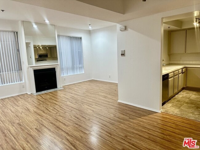 Building Photo - 8614 Burton Wy