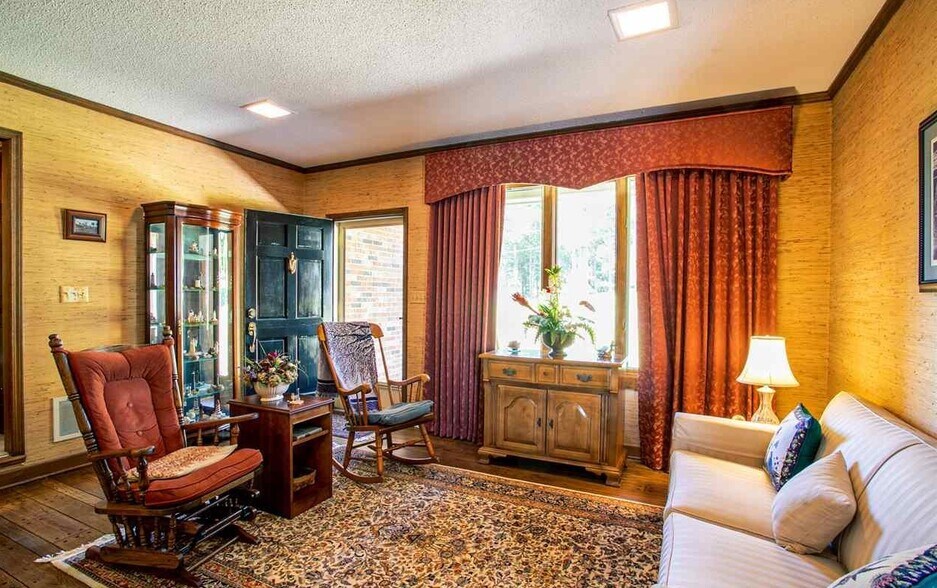 Building Photo - 404 Mount Vernon Rd