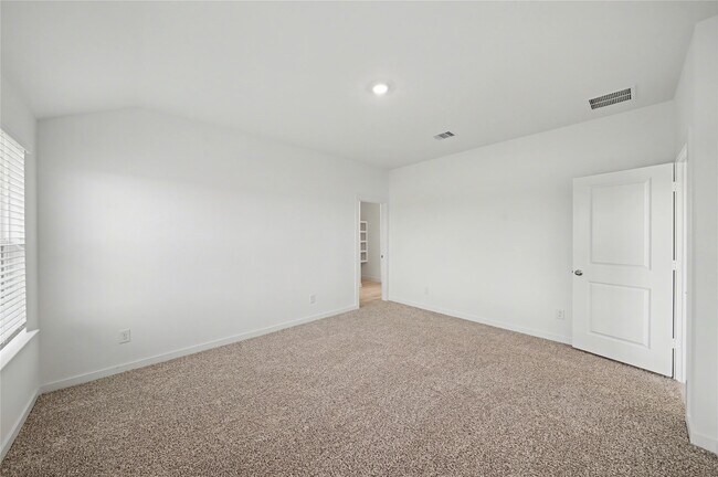 Building Photo - 3930 Langridge Dr