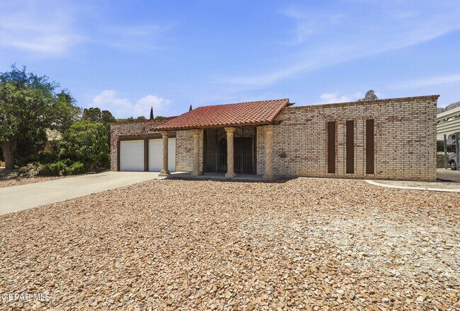 Building Photo - 3329 Old Spanish Trail