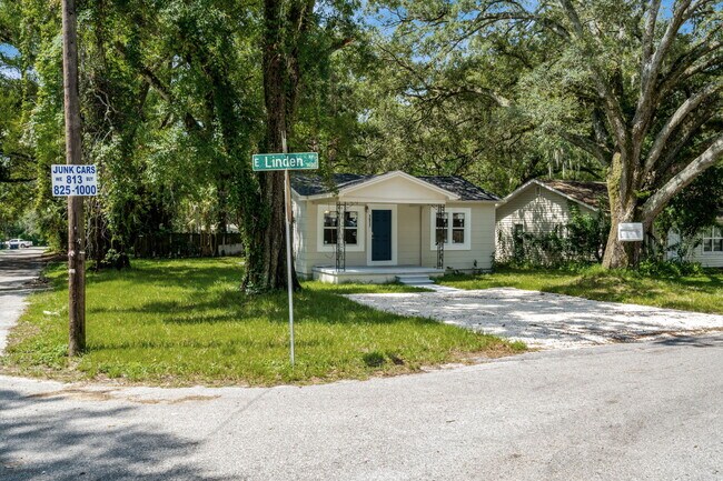 Building Photo - 1617 E Linden Ave