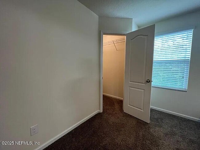 Building Photo - 253 Whitland Wy