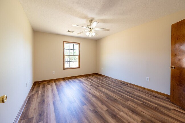 Building Photo - 602A Dorn St