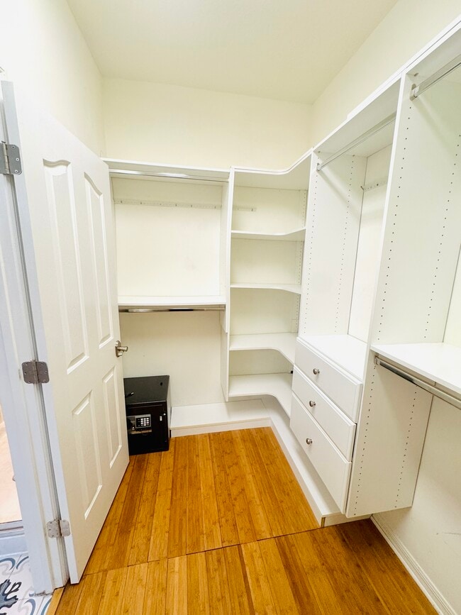 Building Photo - 519 Bottlebrush Loop