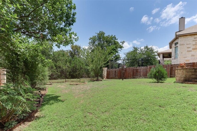 Building Photo - 10101 Lisi Anne Dr