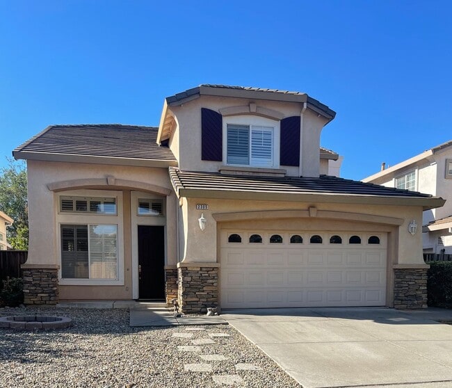 Primary Photo - Rolling Hills Beauty! 4 Bedroom 3 Bath