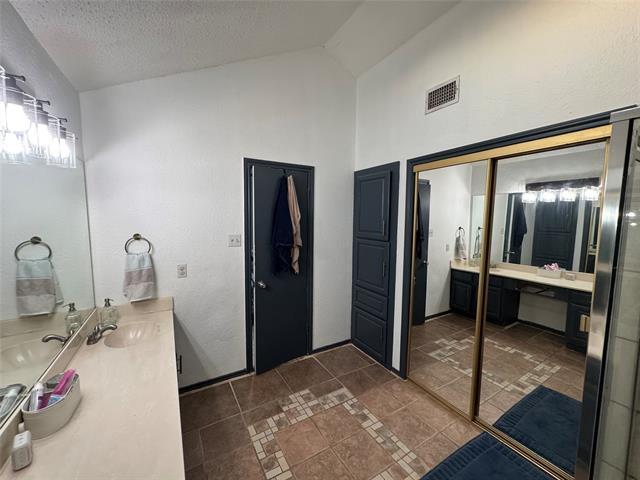 Building Photo - 2412 Ridgestone Dr