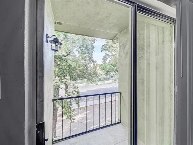 Building Photo - 1901 Kingswood Ct