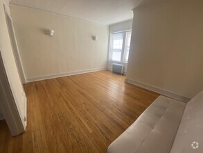 Building Photo - 1 bedroom in Chicago IL 60640