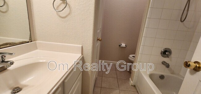 Building Photo - 9710 Fieldbloom Ln