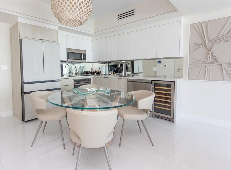 Building Photo - 92 SW 3rd St