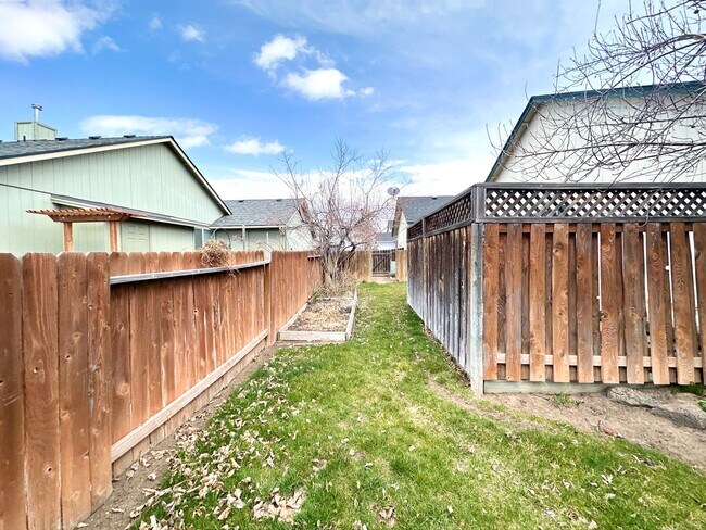 Building Photo - BEAUTIFUL 3 BED, 2 BATH SINGLE FAMILY HOME LOCATED IN NW REDMOND!