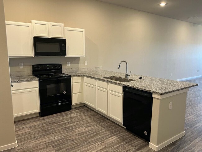 Building Photo - 1903 Langford Ave