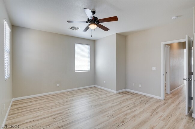 Building Photo - 6140 Pine Villa Ave