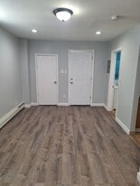 Building Photo - 2220 E Edgar Rd