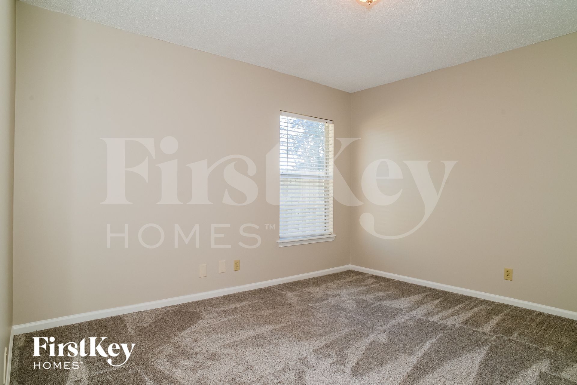 Building Photo - 1915 Ashmore Green Dr