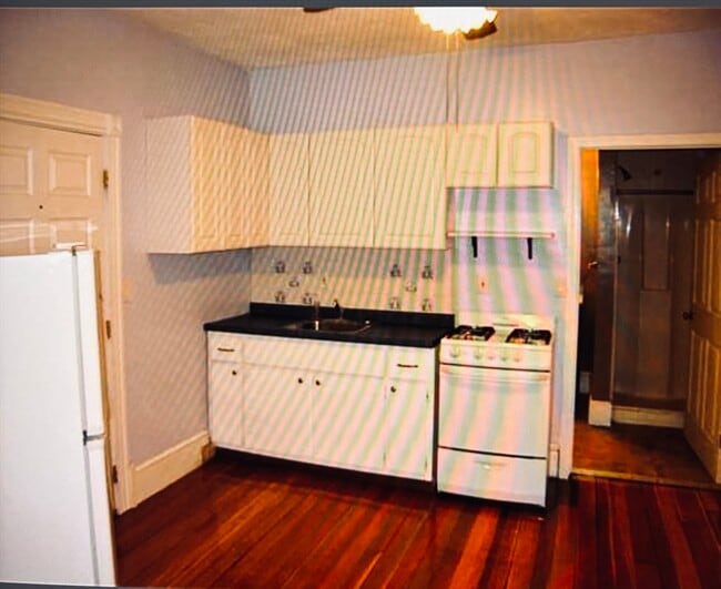 Building Photo - 64 Atlantic St