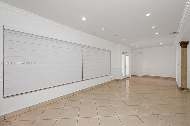 Building Photo - 2545 NE 207th St