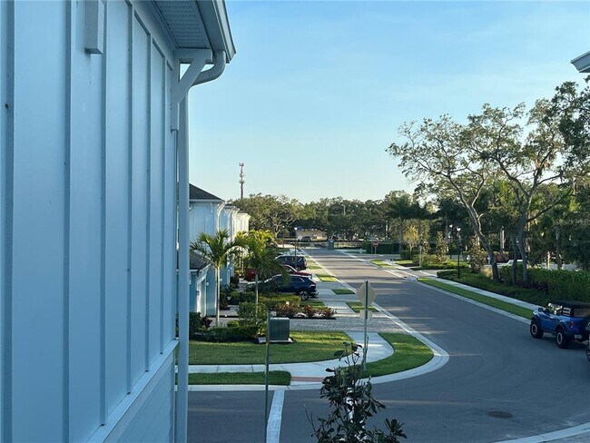 Building Photo - 3008 Via Sienna Cir