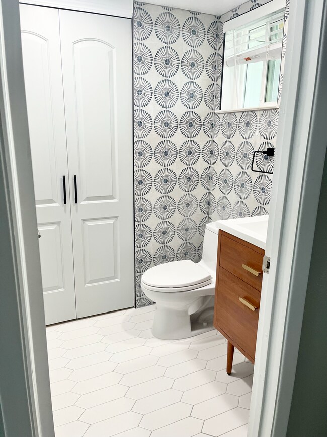 Building Photo - 2078 S Delaware St