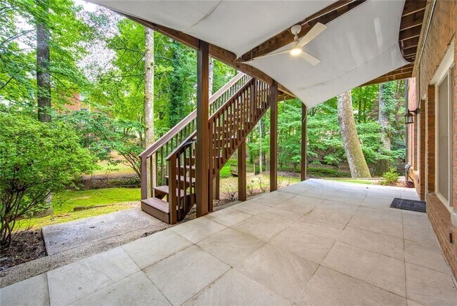 Building Photo - 735 Westwind Ln