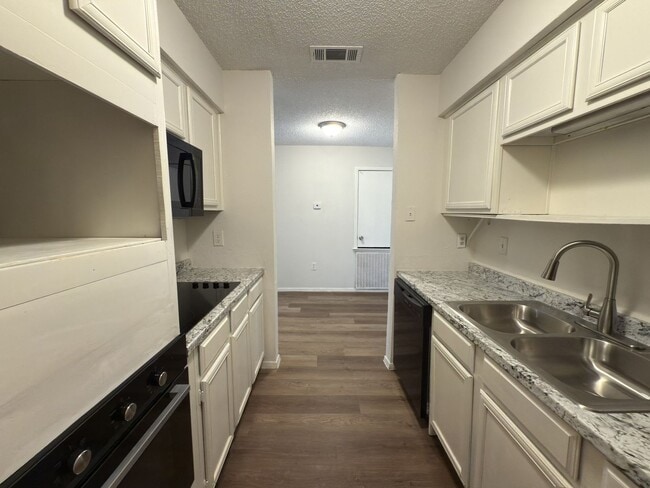 Building Photo - Charming 1 Bedroom Unit in Dallas!