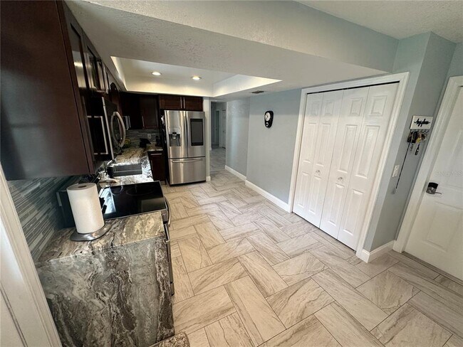 Building Photo - 7327 Floral Cir E