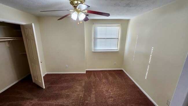 Building Photo - 6630 Bluebottle Ln