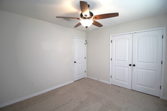 Building Photo - Coming March 16th — Upgraded 3-Bed, 2-Bath Pace Home in The Woodlands with Open Floor Plan, Bonus...