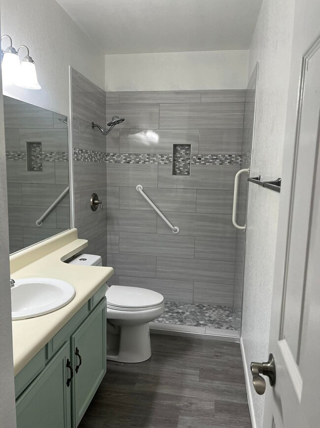 Building Photo - Calle Norlo