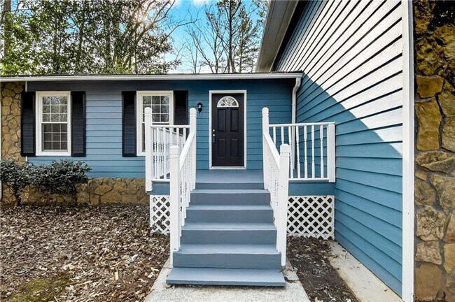 Building Photo - 1075 Forest Heights Rd