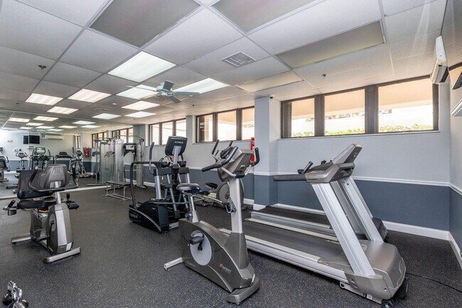 Building Photo - 5380 N Ocean Dr