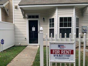 Building Photo - RENT READY Townhome Convenient to I440 & I...