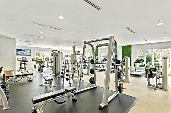 Building Photo - 8515 53rd Pl E