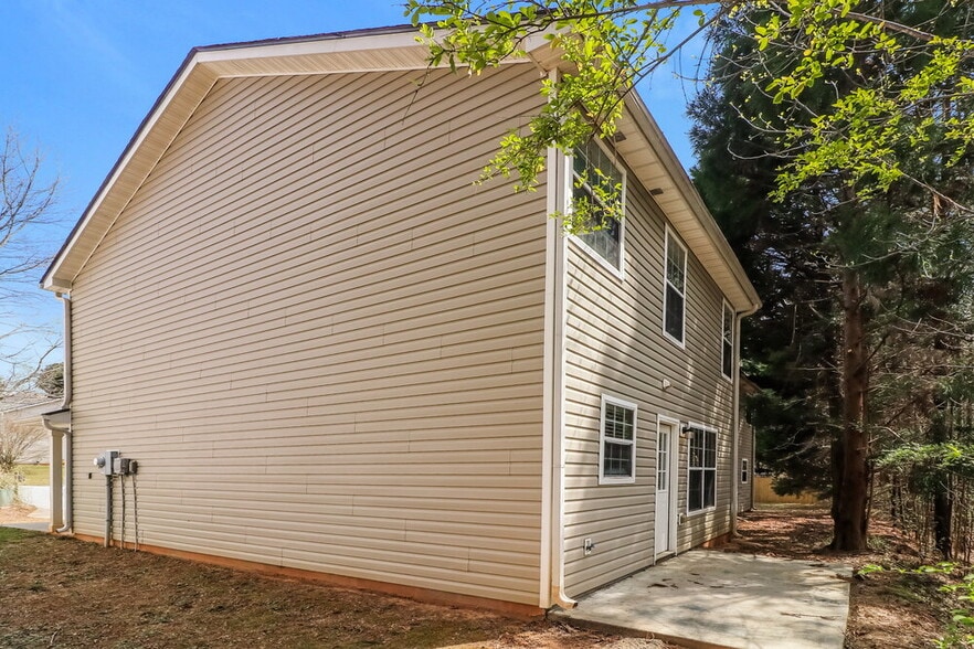 Building Photo - 414 Hidden Creek Ct