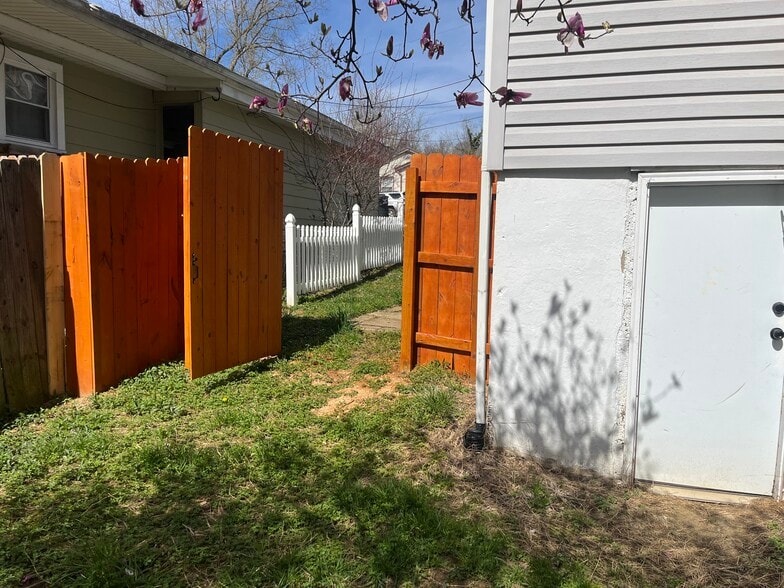 Building Photo - 1449 Marion St