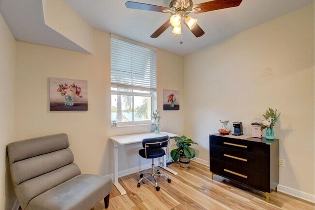 Building Photo - 350 N Federal Hwy