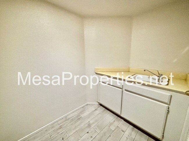 Building Photo - 12914 Tiburon Dr