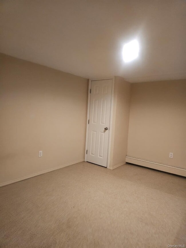 Building Photo - 31 Albermarle Ave