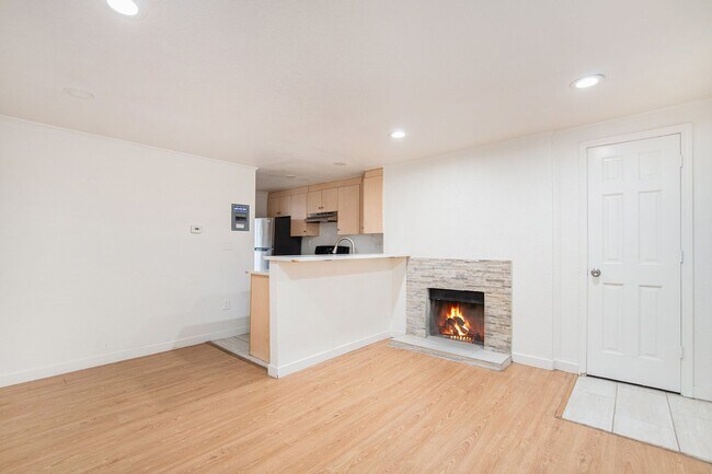 Building Photo - Beautiful 1 Bed, 1 Bath Condo on Speer- Cherry Creek Area