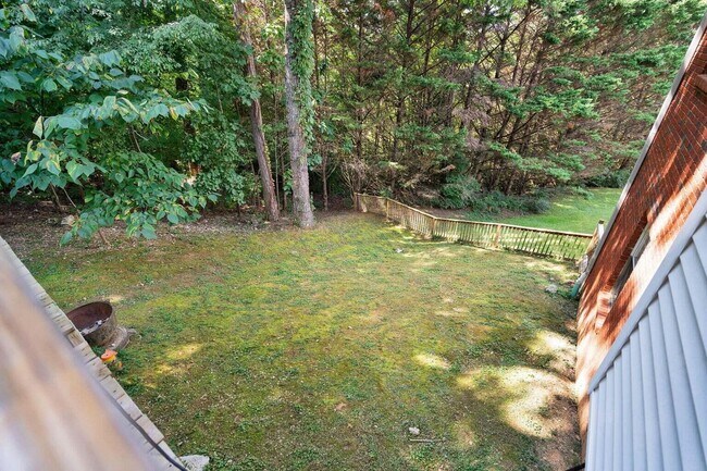 Building Photo - 1865 Weston Pl NW