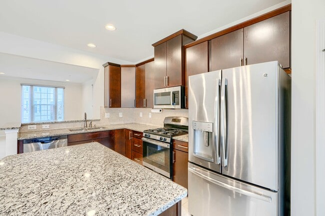 Building Photo - 7403 Wild Honey Way