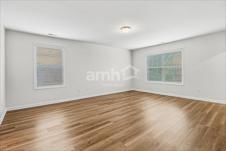 Building Photo - 305 Switchback Street