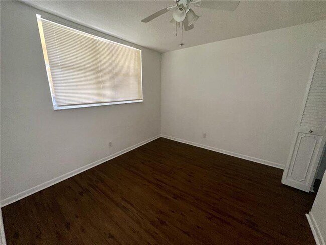 Building Photo - 5980 NW 64th Ave